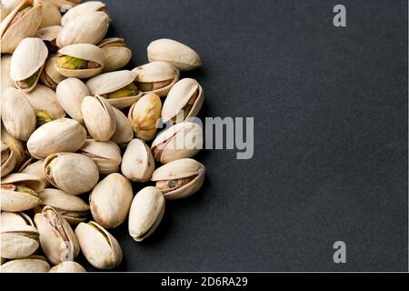 Die Pistazie ist ein kleiner Baum der Gattung Pistazie, der in den Bergregionen Griechenlands, Syriens, der Türkei, Kirgisistans, Turkmenistans, Irans, Pakis beheimatet ist Stockfoto