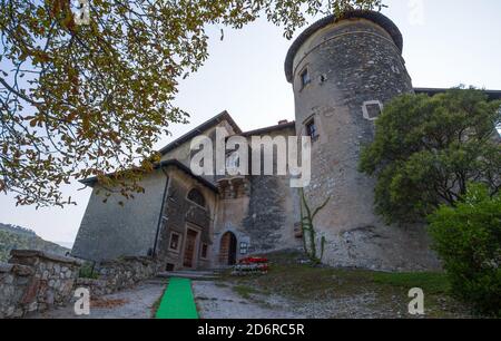 Schloss Toblino, in der Gemeinde Madruzzo, Provinz Trient, Italien. Stockfoto