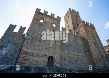 Das Schloss der mittelalterlichen Stadt Castell'Arquato, Provinz Piacenza, Emilia Romagna, Italien. Stockfoto