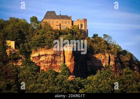 Schloss Nideggen hoch über dem Rurtal, Deutschland, Nordrhein-Westfalen, Eifel, Nideggen Stockfoto