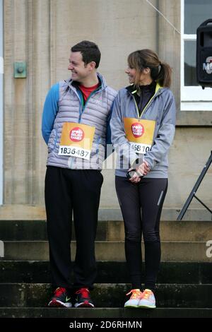 Dumfries House,Cumnock, East Ayrshire, Schottland, Großbritannien, Kinder von der East Ayrshire School nehmen an Sports Relief mit BBC-Moderatoren Matt Baker & Alex Jones von der EINEN Show Teil. Der Lauf wurde von seiner Königlichen Hoheit Prinz Charles gestartet Stockfoto