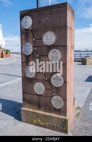 Markierungsposten auf Seacombe zum New Brighton Küstenweg in Seacombe Wirral Juli 2020 Stockfoto