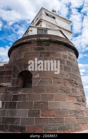 Eckturm von Fort Barsch Rock in New Brighton Wirral Juli 2020 Stockfoto