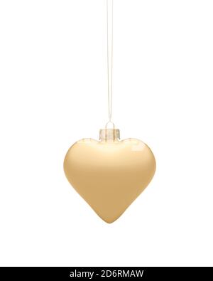 Gold glänzend Herz Weihnachtsschmuck. Kugel hängt an goldener Kordel. Isoliert auf weißem Hintergrund. Weihnachtsdekoration, festliches Atmosphärenkonzept. Stockfoto