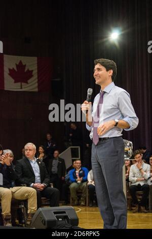 Justin Trudeau, Kate Young und Peter Fragiskatos sprechen an der Western University in Alumni Hall Stockfoto