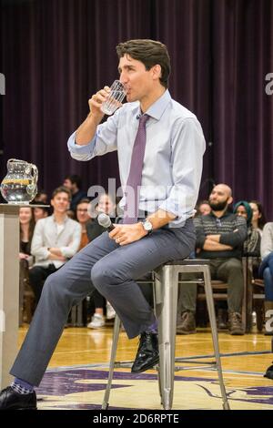 Justin Trudeau, Kate Young und Peter Fragiskatos sprechen an der Western University in Alumni Hall Stockfoto