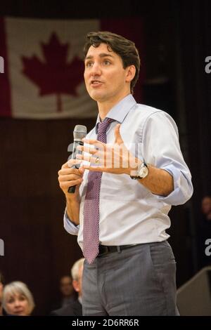 Justin Trudeau, Kate Young und Peter Fragiskatos sprechen an der Western University in Alumni Hall Stockfoto