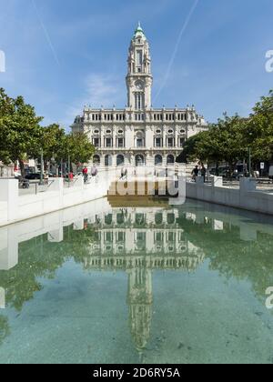 Das Rathaus. Stadt Porto (Porto) in Rio Douro im Norden Portugals. Die Altstadt ist zum UNESCO-Weltkulturerbe erklärt. Europa, Südeuropa, Po Stockfoto