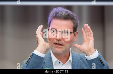 Stuttgart, Deutschland. Oktober 2020. Rolf Nicodemus, Leiter Networked Parking der Robert Bosch GmbH, nimmt an einer Pressekonferenz Teil. Quelle: Marijan Murat/dpa/Alamy Live News Stockfoto