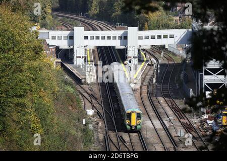 Allgemeine Ansicht des Haywards Heath Railway Station in West Sussex, England. Bild von James Boardman Stockfoto