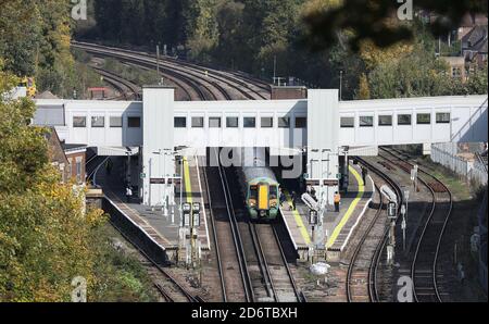 Allgemeine Ansicht des Haywards Heath Railway Station in West Sussex, England. Bild von James Boardman Stockfoto