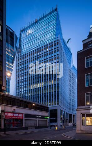 Schräge Ansicht der westlichen Höhe von Südwesten entlang Fenchurch Street. 10 Fenchurch Avenue, London, Großbritannien. Architekt: Eric Parry Architec Stockfoto