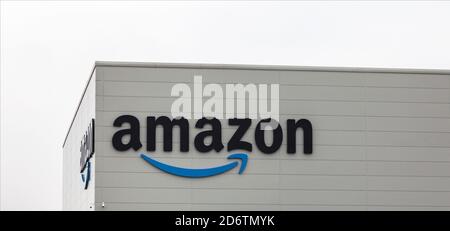 Das neue Amazon-Versandzentrum im Symmetry Park in Darlington, England, Großbritannien Stockfoto
