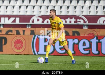 Turin, Italien. Oktober 2020. Sebastian Walukiewicz von Cagliari während der Serie A Fußballspiel Turin FC gegen Cagliari. Cagliari gewann 2-3 gegen den FC Turin im Olympiastadion Grande Torino in Turin. (Foto von Alberto Gandolfo/Pacific Press/Sipa USA) Quelle: SIPA USA/Alamy Live News Stockfoto