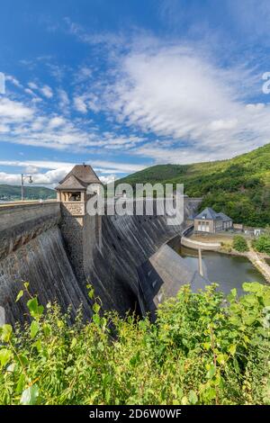 Der Edersee-Damm, ein Staudamm über den Eder-Fluss im Norden von Hessen, Deutschland. Stockfoto