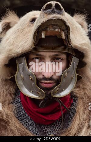 Ein Aquilifer-Soldat, Träger des römischen Adlerstandard. Stockfoto