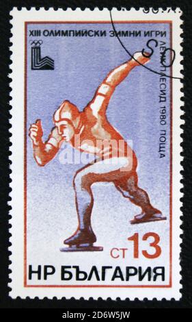 MOSKAU, RUSSLAND - 7. JANUAR 2017: Eine in der UdSSR gedruckte Briefmarke widmet sich dem Olimpischen Spiel 1980 in Moskau. Zeigt Skating Sport. Ca. 1980 Stockfoto