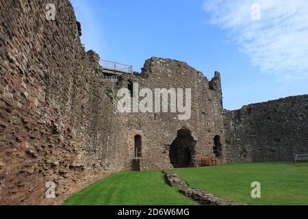 White Castle. Offa's Dyke Path. National Trail. Fernwanderweg. Anglo-walisische Grenze. Monmouthshire. Wales. VEREINIGTES KÖNIGREICH Stockfoto