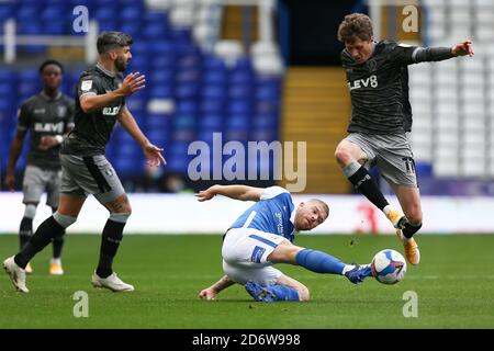 Adam Clayton (8) von Birmingham City tackles Adam Reach (11) Von Sheffield Mittwoch Stockfoto