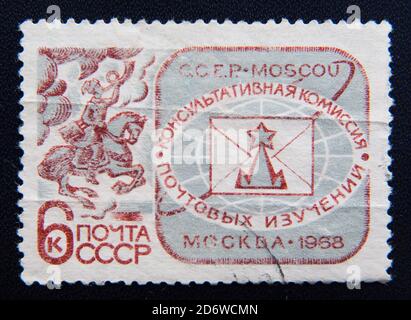 MOSKAU RUSSLAND - 25. NOVEMBER 2012: Eine in der UdSSR gedruckte Briefmarke zeigt das Moskauer Beratungskomitee für Poststudien, um 1968 Stockfoto