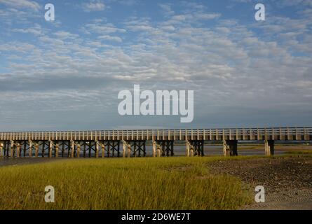 Landschaftlich schöner Blick auf die Powder Point Bridge in Duxbury Massachusetts. Stockfoto