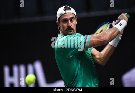 Köln, Deutschland. Oktober 2020. Tennis: ATP Tour - Cologne Championships (ATP), Einzel, Männer, 1. Runde, Cilic (Kroatien) - Johnson (USA). Steve Johnson spielt den Ball. Quelle: Jonas Güttler/dpa/Alamy Live News Stockfoto