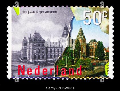 MOSKAU, RUSSLAND - 13. MAI 2018: Eine in den Niederlanden gedruckte Briefmarke zeigt Nationalmuseum, Amsterdam Serie, um 1985 Stockfoto