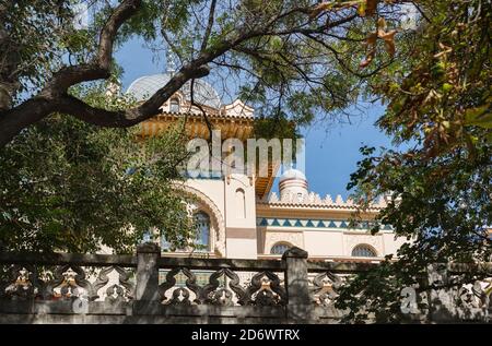 Russland, Krim, Feodosia 18. September 2020 - Straßenansicht der Villa des Kaufmanns der ersten Gilde Joseph stamboli, erbaut in der Küstenstadt i Stockfoto