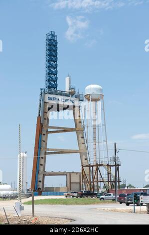 McGregor, Texas, USA. Juni 2012. Die SpaceX-Anlage in McGregor, Texas, wo ein Raketenteststand nach oben ragt, der für zukünftige Tests von privaten Trägerraketen von SpaceX verwendet werden soll. Quelle: Bob Daemmrich/ZUMA Wire/Alamy Live News Stockfoto