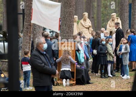 Eines von mindestens 30 Massengräbern von 12.000 bis 14.000 polnischen Intellektuellen (Nationalaktivisten, Lehrer, Priester) aus Kazuby und Pommern, Extermina Stockfoto