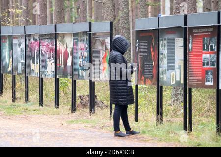 Eines von mindestens 30 Massengräbern von 12.000 bis 14.000 polnischen Intellektuellen (Nationalaktivisten, Lehrer, Priester) aus Kazuby und Pommern, Extermina Stockfoto