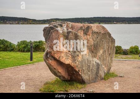 Stein der Wünsche in Sortavala (Serdobol). Republik Karelien. Russland Stockfoto