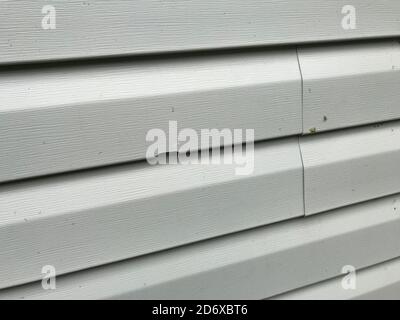 Außen Vinyl Siding Beschädigt Durch Hail, Wind, Hailstorm Stockfoto