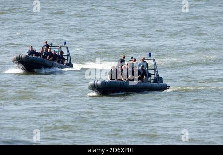 Weltjugendtag in Deutschland, Köln, 18.8.2005, Sonderpolizei im Tierkreis am Rhein Stockfoto