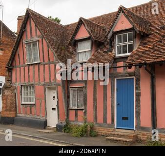 Mittelalterliches Fachwerkhaus im historischen Dorf Lavenham im ländlichen Suffolk, England, Großbritannien Stockfoto