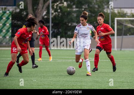 Houtia Karchouni vom FC Girondins de Bordeaux kontrolliert den Ball Während der französischen Meisterschaft der Frauen D1 Arkema Fußballspiel dazwischen GPSO 92 Issy A Stockfoto