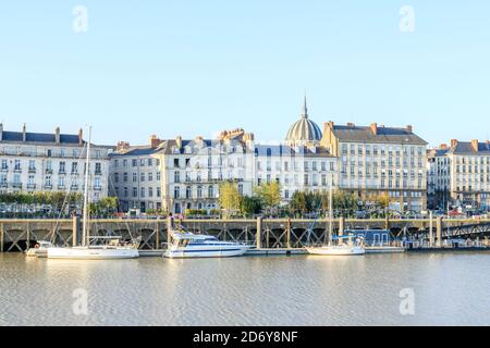 Frankreich, Loire Atlantique, Nantes, Blick auf den Quai de la Fosse von der Ile de Nantes // Frankreich, Loire-Atlantique (44), Nantes, vue sur le quai de la Stockfoto