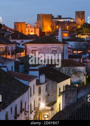 Blick über die Stadt. Historische Kleinstadt Obidos mit einer mittelalterlichen Altstadt, eine Touristenattraktion nördlich von Lissabon Europa, Südeuropa, Portugal Stockfoto