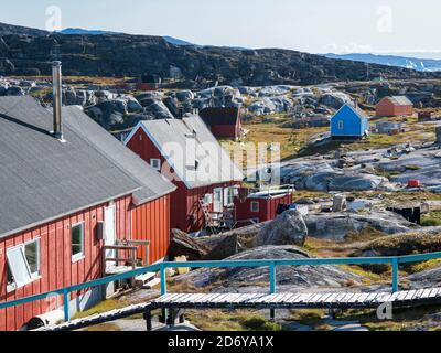 Das Inuit Dorf Oqaatsut (einst Rodebay genannt) liegt in der Disko Bucht. Amerika, Nordamerika, Grönland, Dänemark Stockfoto