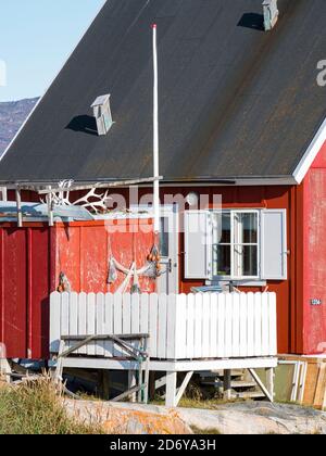 Das Inuit Dorf Oqaatsut (einst Rodebay genannt) liegt in der Disko Bucht. Amerika, Nordamerika, Grönland, Dänemark Stockfoto