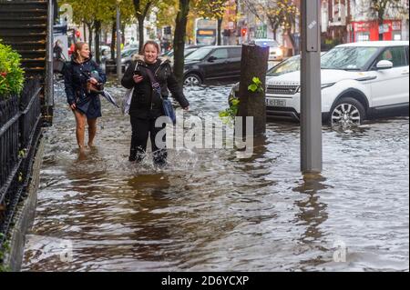 Cork, Irland. Oktober 2020. Cork Stadt überflutet heute Morgen, mit South Mall und die niedrig liegenden Kais tragen die Hauptlast des Flutwassers. Quelle: AG News/Alamy Live News Stockfoto