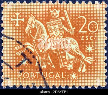 PORTUGAL - UM 1953: Eine in Portugal gedruckte Briefmarke zeigt das Reitsiegel von König Diniz, um 1953. Stockfoto