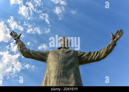 Die Statue von Nelson Mandela in den Union Buildings, Pretoria, Südafrika am 17. Oktober 2018 Stockfoto