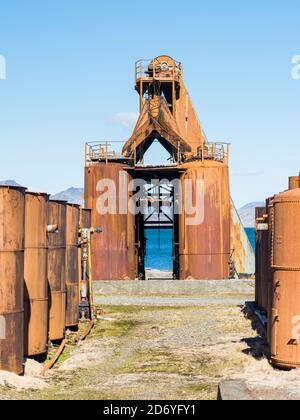 Die ehemalige Blubber Cookery. Grytviken Whaling Station in Südgeorgien. Grytviken ist für Besucher geöffnet, aber die meisten Wände und Dächer der Fabrik haben b Stockfoto