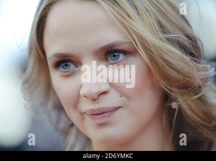 Sara Forestier kommt bei der Premiere von Tree of Life während der 64. Internationalen Filmfestspiele von Cannes im Palais des Festivals in Cannes, Frankreich, an. Stockfoto