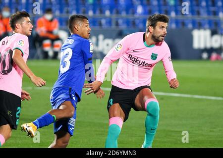 Ucho Hernandez von Getafe CF und Gerard Pique von FC Barcelona während der spanischen Meisterschaft La Liga Fußballspiel dazwischen Getafe CF und FC Barcelon Stockfoto