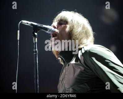 NUR FÜR REDAKTIONELLE ZWECKE. NACH 60 TAGEN KEINE VERWENDUNG. Liam Gallagher von Beady Eye beim iTunes Festival im Roundhouse im Norden Londons. Stockfoto