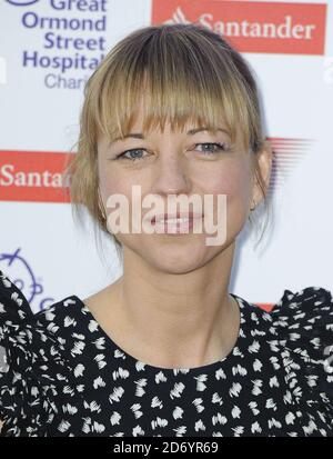 Sara Cox kommt auf der F1-Party zu Hilfe des Great Ormond Street Hospital, im Natural History Museum in West London. Stockfoto