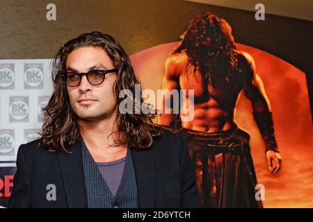 Jason Momoa nimmt an der Premiere von Conan the Barbarian Teil, Teil der Empire Big Screen im O2 Cineworld in East London. Stockfoto