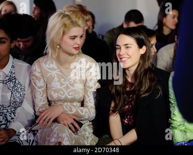 Pixie Geldof Teilnahme an der Jonathan Saunders Fashion Show, die im Broadgate Tower im Rahmen der London Fashion Week stattfand. Stockfoto